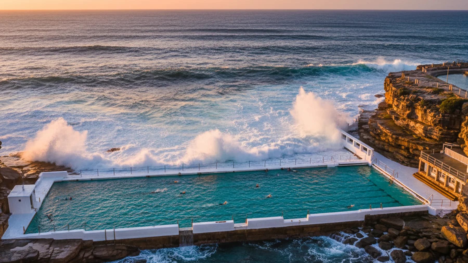 Hồ Bơi Nước Mặn & Rock Pool Sydney: Cẩm Nang Tắm Biển An Toàn