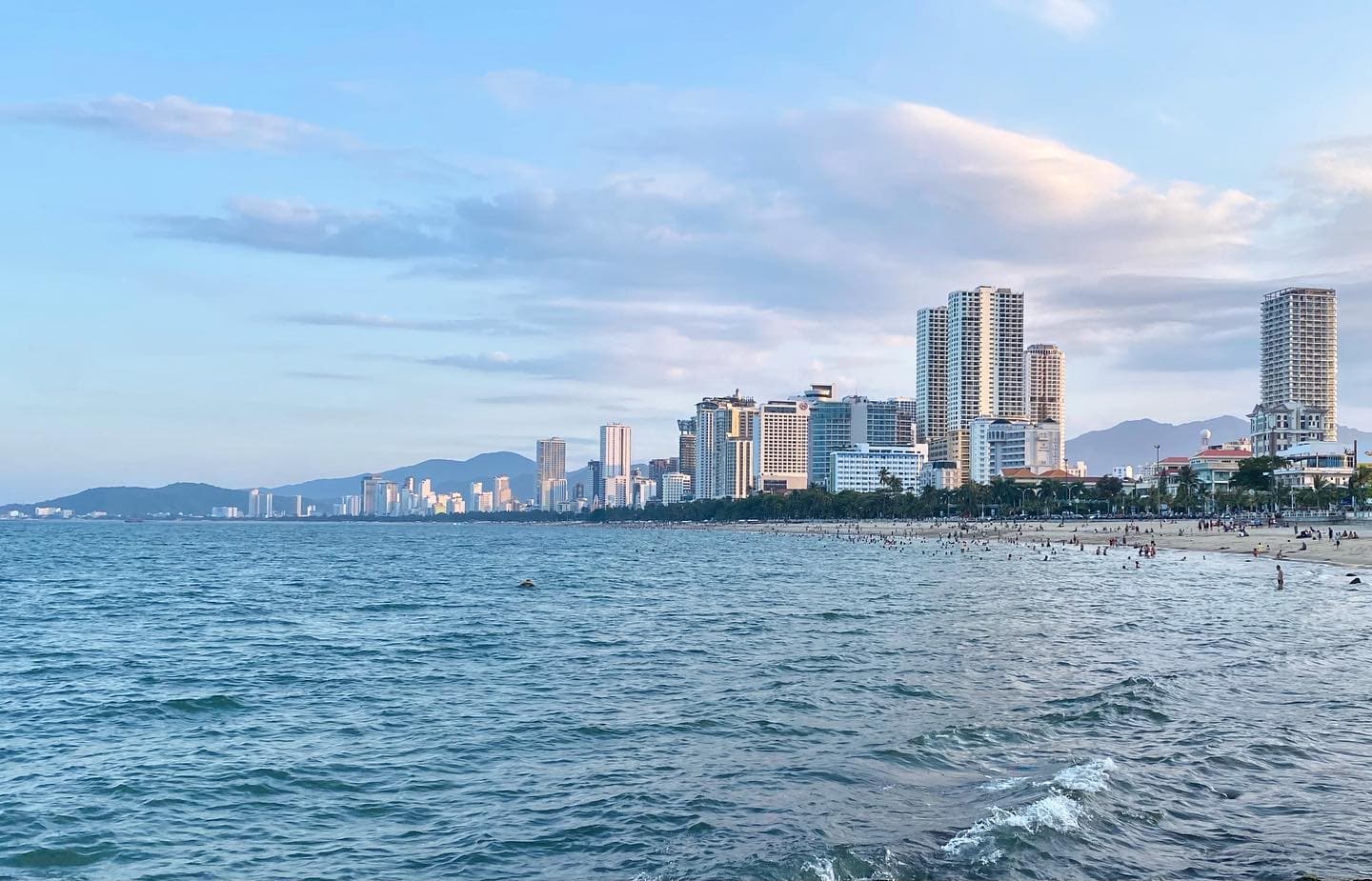 Du Lịch Nha Trang 2025: Trọn Bộ Kinh Nghiệm Khám Phá Viên Ngọc Biển Đông