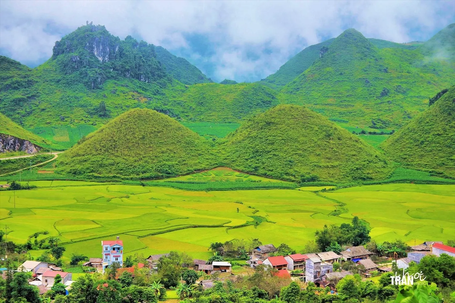 QUẢN BẠ – LỜI THÌ THẦM ĐẦU TIÊN CỦA ĐÁ, KHÚC DẠO ĐẦU ÊM ĐỀM NƠI CỔNG TRỜI HÀ GIANG