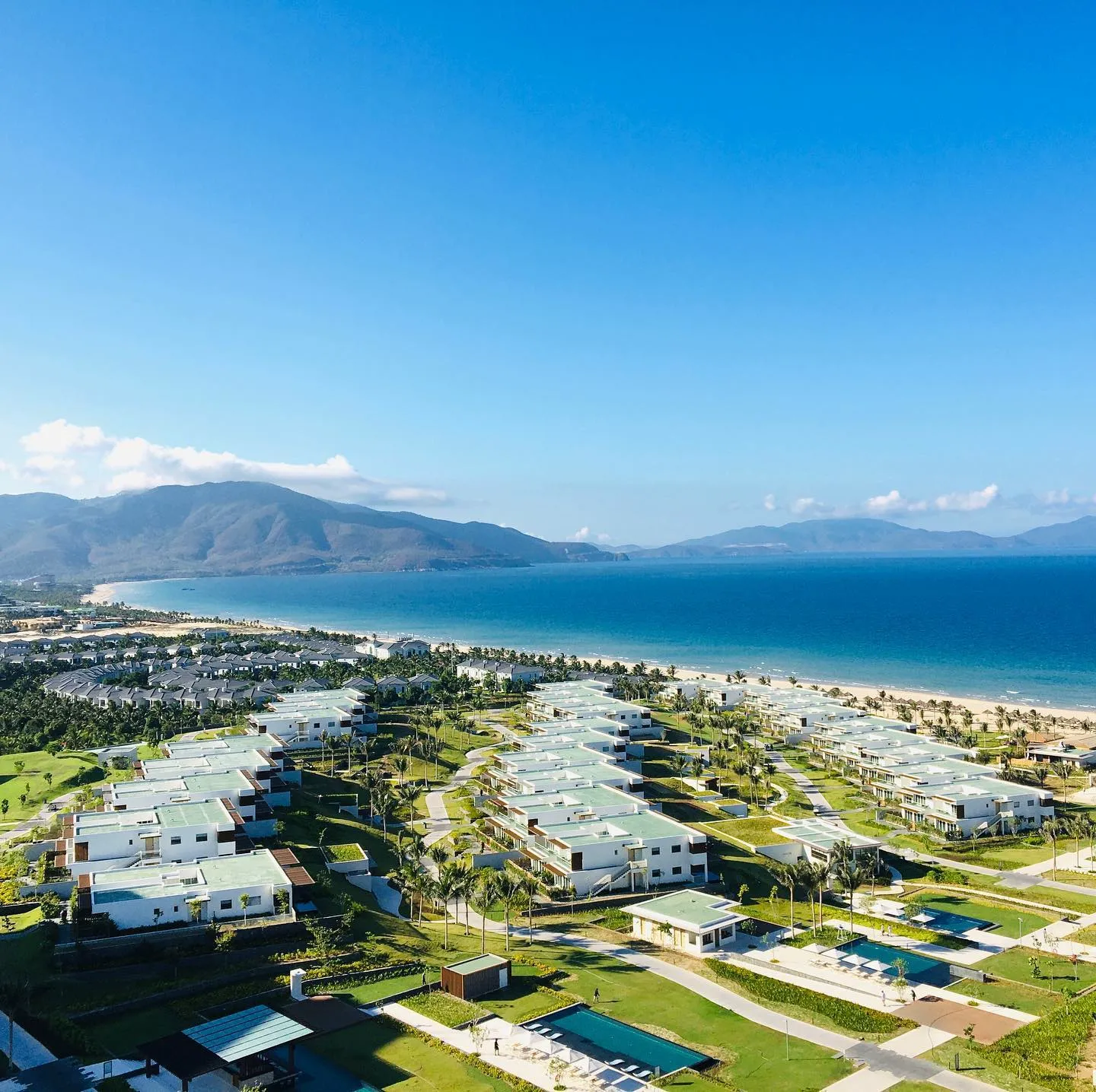 Plage de Bai Dai Nha Trang 2025 : Le guide ultime du paradis des complexes hôteliers luxueux et immaculés de Cam Lam