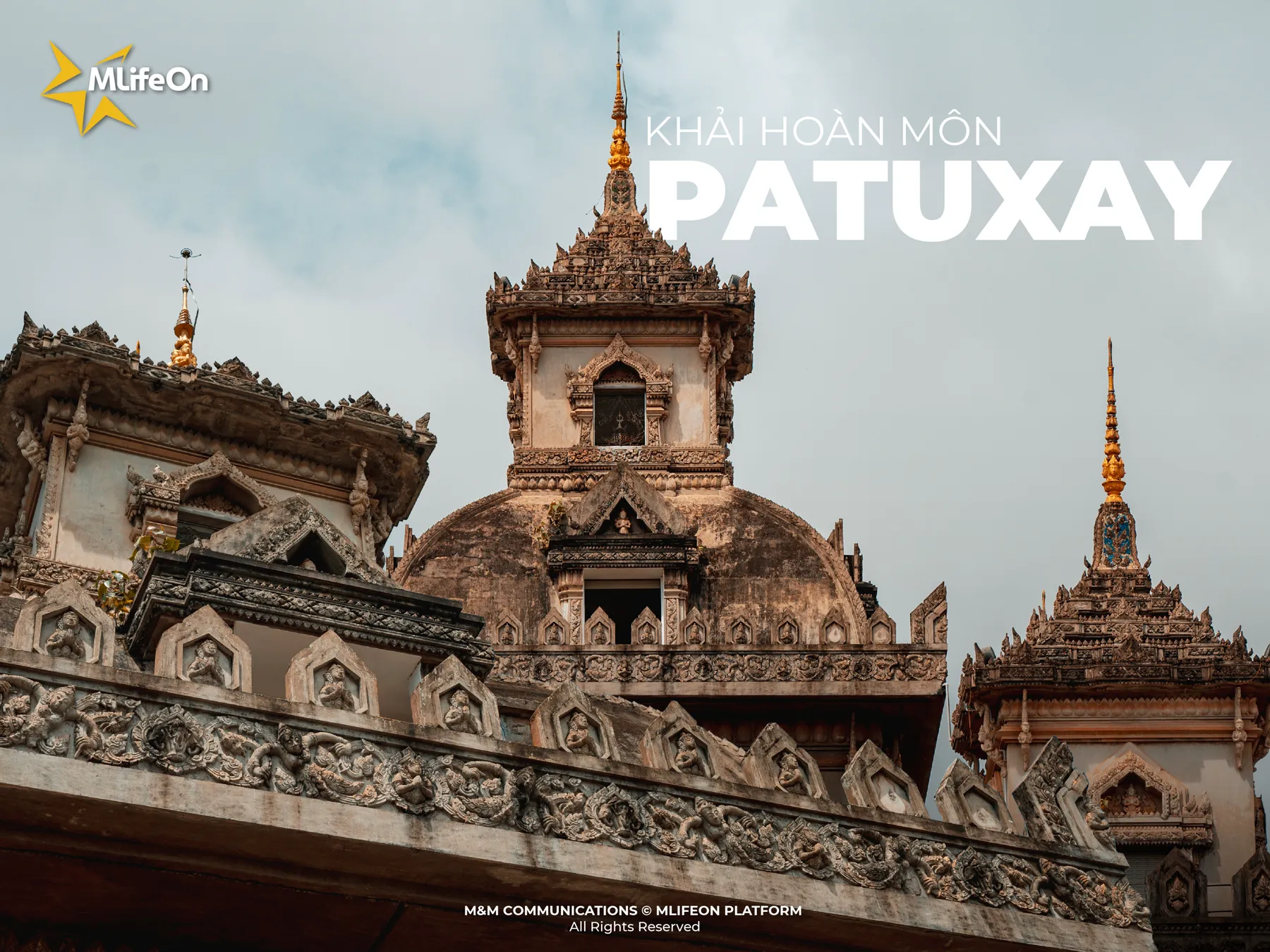 VOYAGE AU MONUMENT PATUXAI - LE SYMBOLE DE LA VICTOIRE ET DE LA PAIX AU LAOS