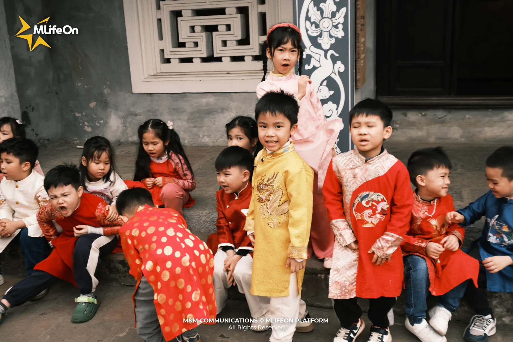 Hồn nhiên, trong trẻo, năng lượng khiến Văn Miếu trở nên đầy sức sống.