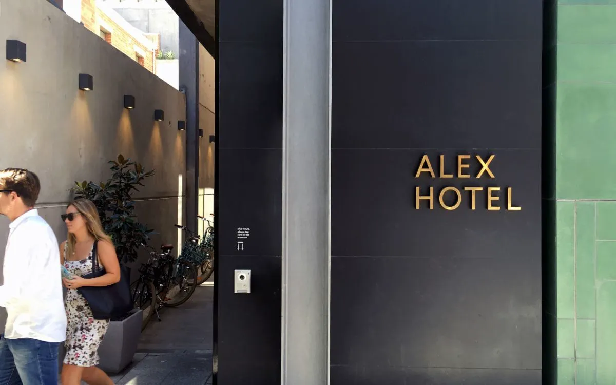 Alex Hotel：2025年完整酒店指南与宾客手册