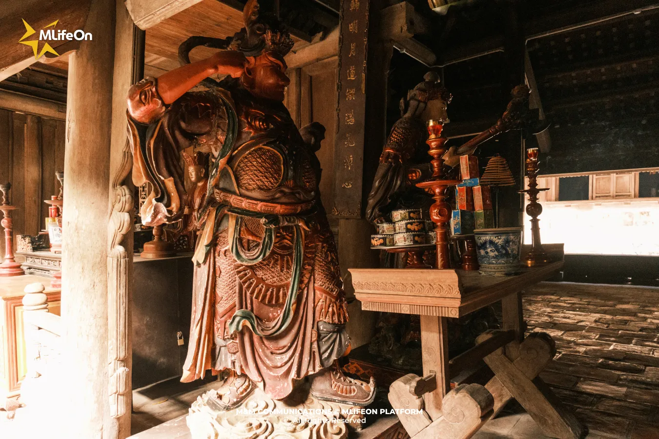 Frame 1196.jpg