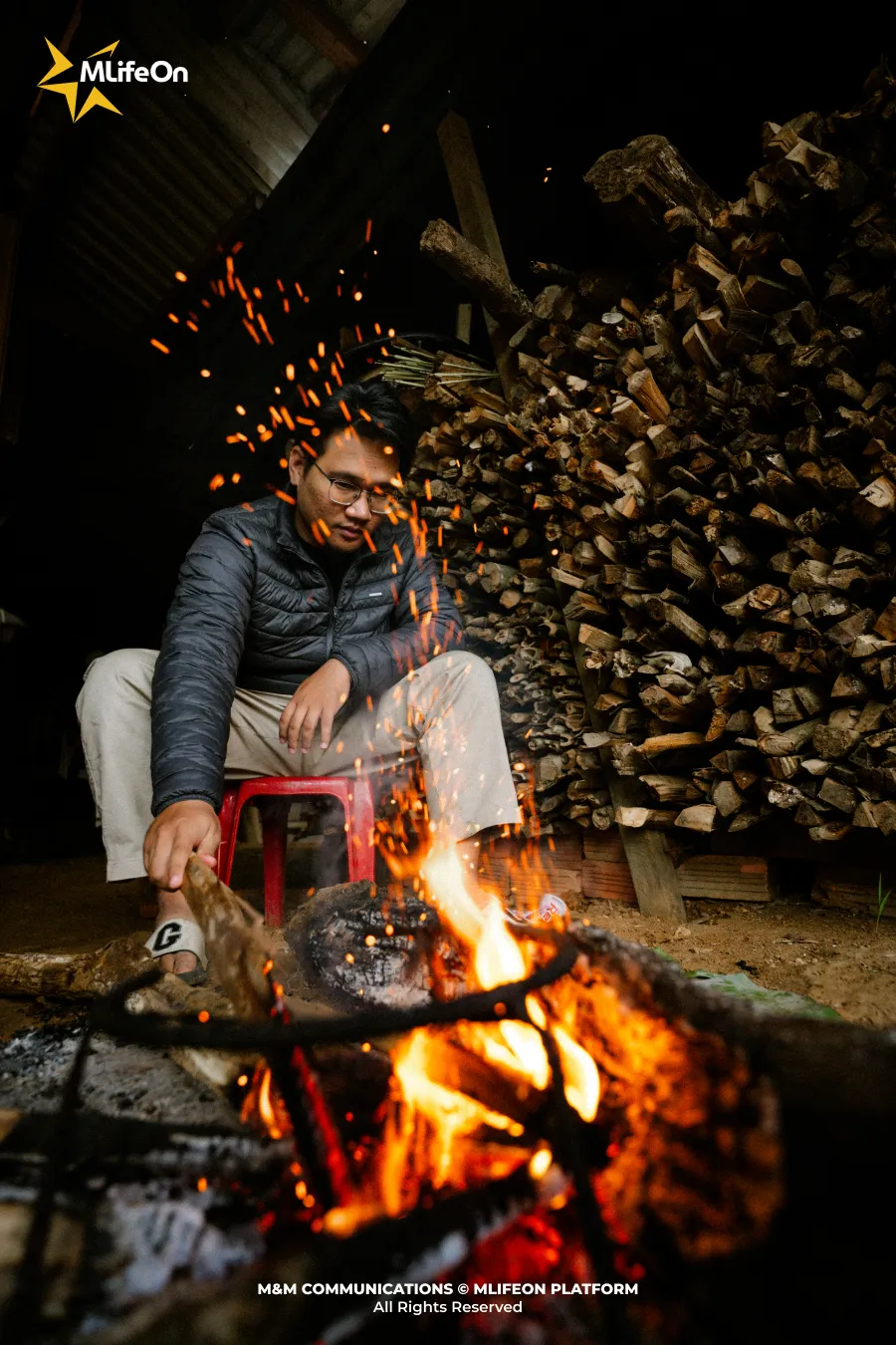 Frame 1284.jpg